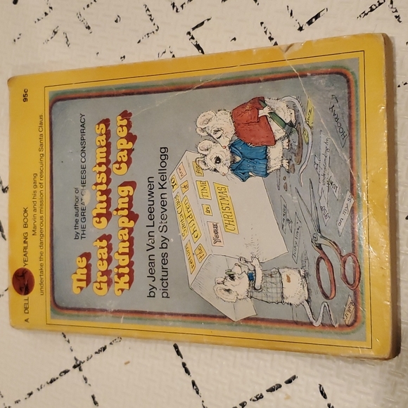 For Sale! Several mouse-y vintage titles, see description! - Picture 6 of 7